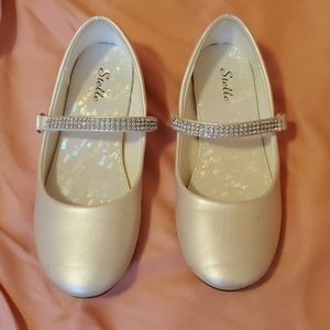 Little girls dress flats